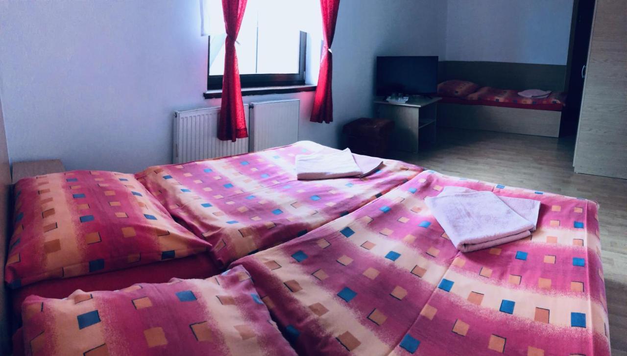 Penzion Pramen Háromszlécs Kültér fotó
