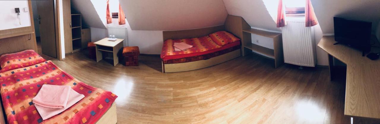 Penzion Pramen Háromszlécs Kültér fotó